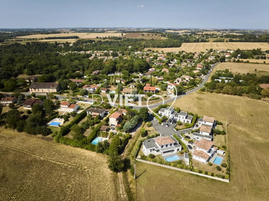 Photo TOULOUSE by VIET - AIGREFEUILLE Habitat Pavillonnaire