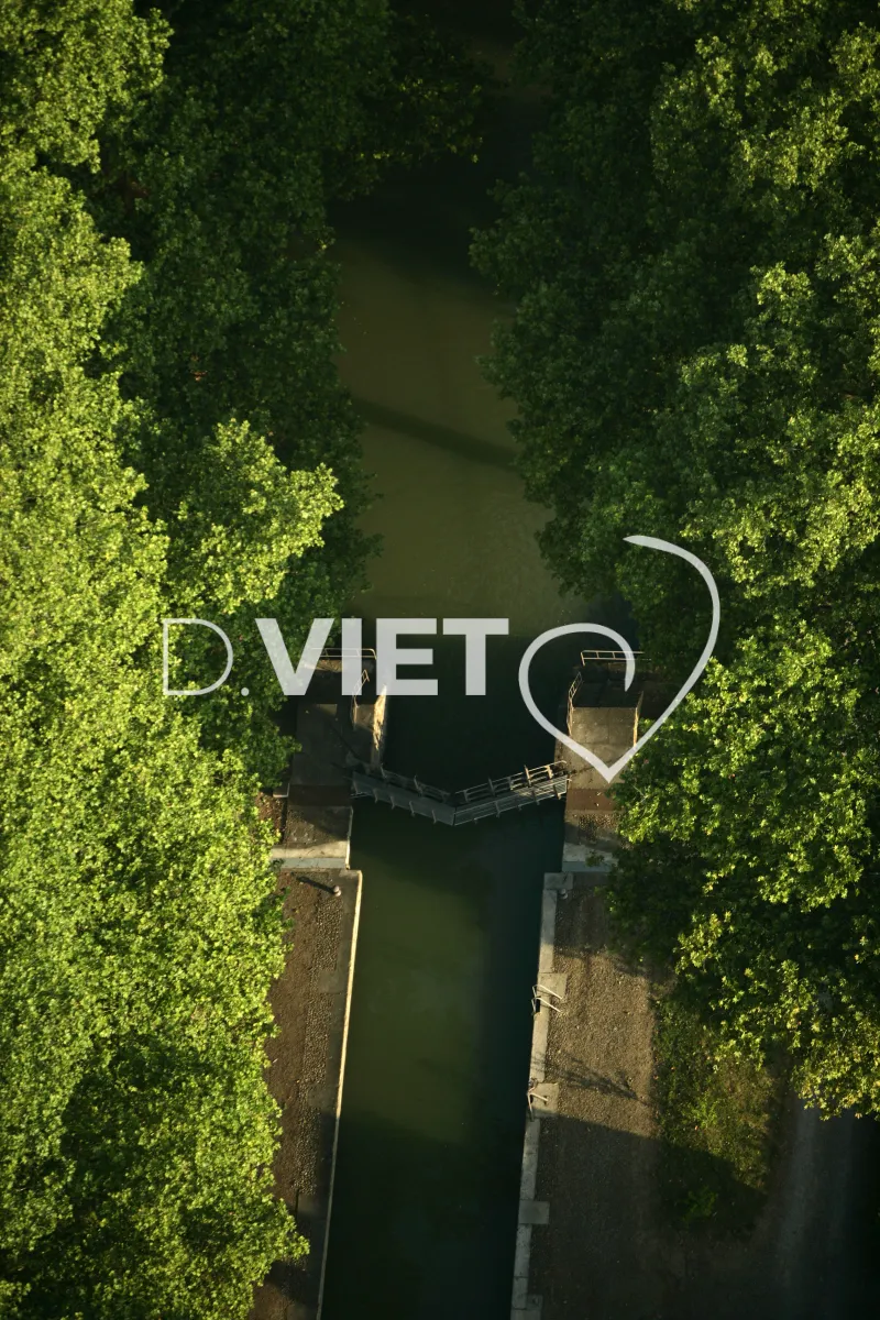 Photo TOULOUSE by VIET - 82 MONTECH Canal des 2 mers