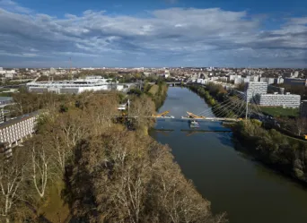 Photo TOULOUSE by VIET - Passerelle d'empalot et Garonne