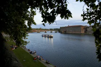 Photo TOULOUSE by VIET - Daurade Garonne pont neuf