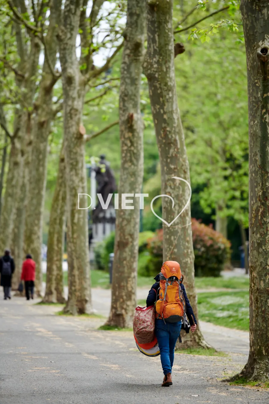 Photo TOULOUSE by VIET - touriste sac à dos