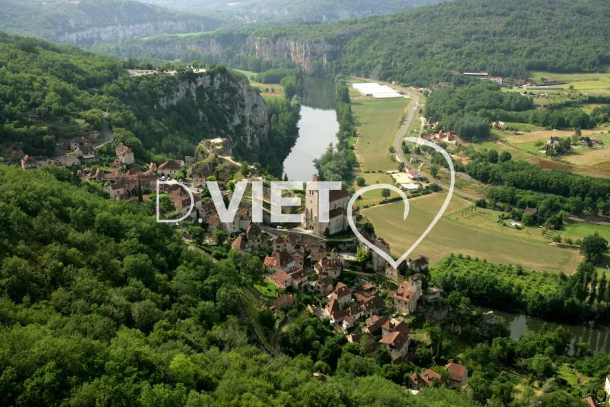 Photo TOULOUSE by VIET - 46 ST CIRQ LAPOPIE N44°27521 E001°40070 ©VIET 361.com