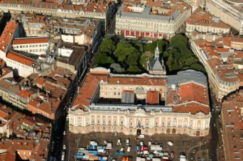 Photo TOULOUSE by VIET - March&eacute; du capitole et Donjon