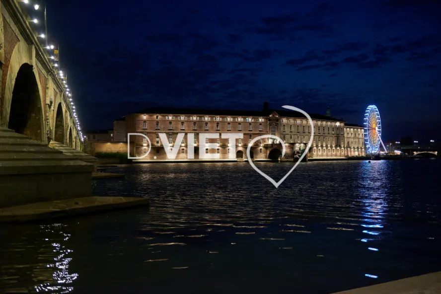 Photo TOULOUSE by VIET - Hotel Dieu et grande roue
