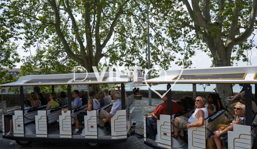 Photo TOULOUSE by VIET - Petit train touristique Place De la Daurade