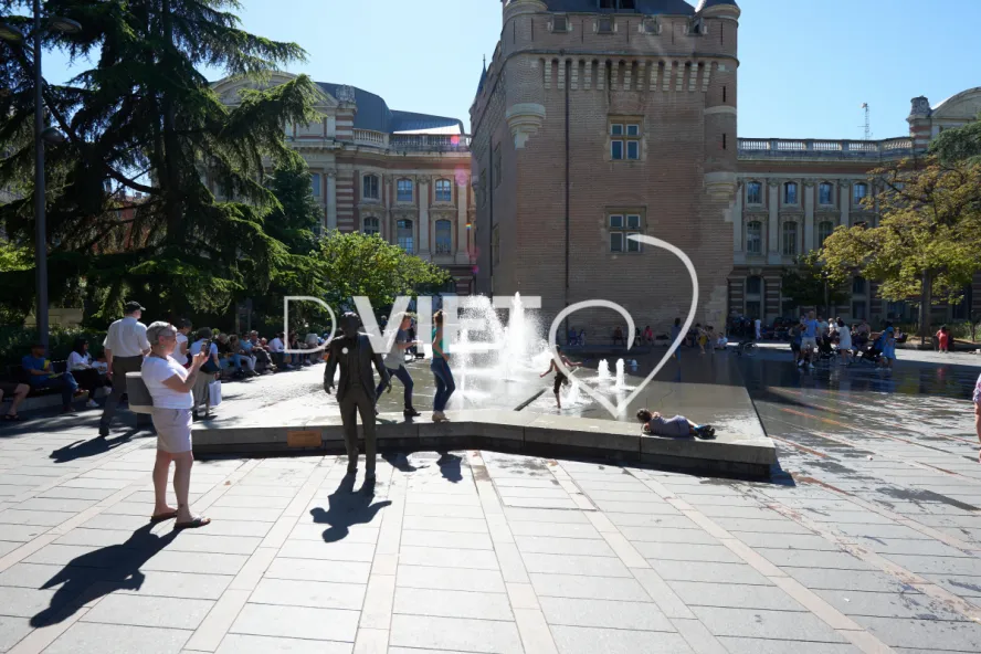 Photo TOULOUSE by VIET - Square Charles de Gaulle CAPITOLE