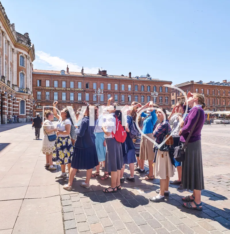 Photo TOULOUSE by VIET - Capitole groupe touristes