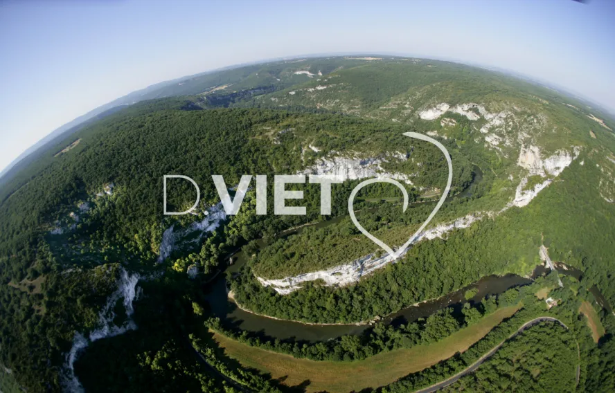 Photo TOULOUSE by VIET - 82 ENTRE PENNE ET ST ANTONIN LE CAPUCIN RIVIERE L'AVEYRON N44°08501 E001°43100 ©VIET 361.com