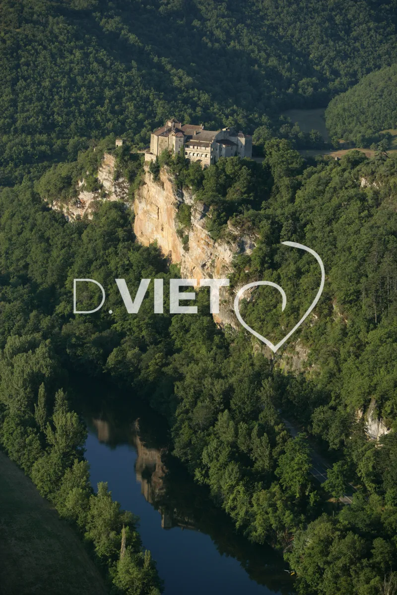 Photo TOULOUSE by VIET - 82 BRUNIQUEL N44°03156 E001°40132 ©VIET 361.com