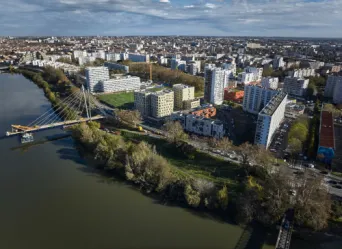 Photo TOULOUSE by VIET - Passerelle d'empalot et Garonne