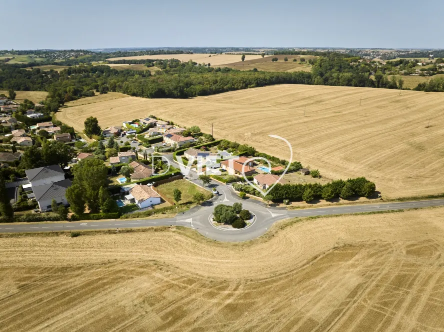 Photo TOULOUSE by VIET - AIGREFEUILLE Habitat Pavillonnaire
