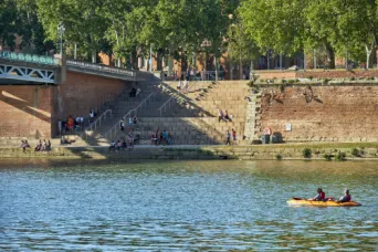 Photo TOULOUSE by VIET - quais et place Saint pierre