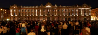 Photo TOULOUSE by VIET - Le Capitole rend hommage &agrave; la Garonne SKERTZO scenographe