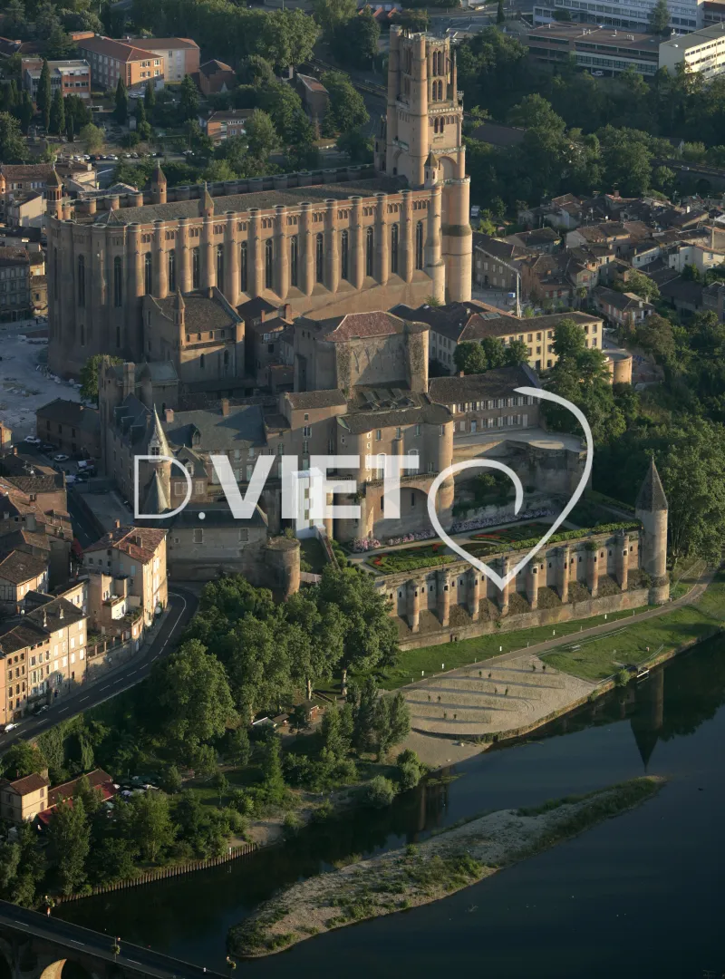 Photo TOULOUSE by VIET - 81ALBI N43°55434 E002°08277 ©VIET 361.com