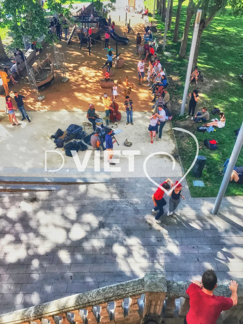 Photo TOULOUSE by VIET - Place de la Daurade