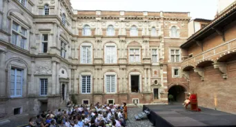 Photo TOULOUSE by VIET - H&ocirc;tel d'Ass&eacute;zat