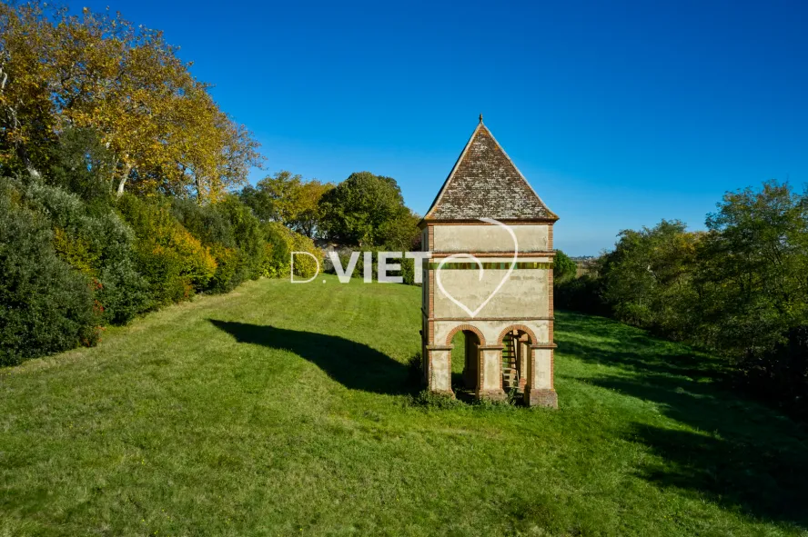 Photo TOULOUSE by VIET - le pigeonnier de Brèges