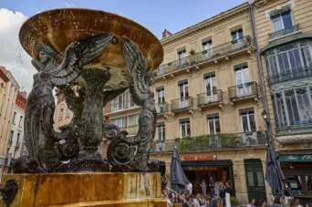 Photo TOULOUSE by VIET - Place de la trinit&eacute;