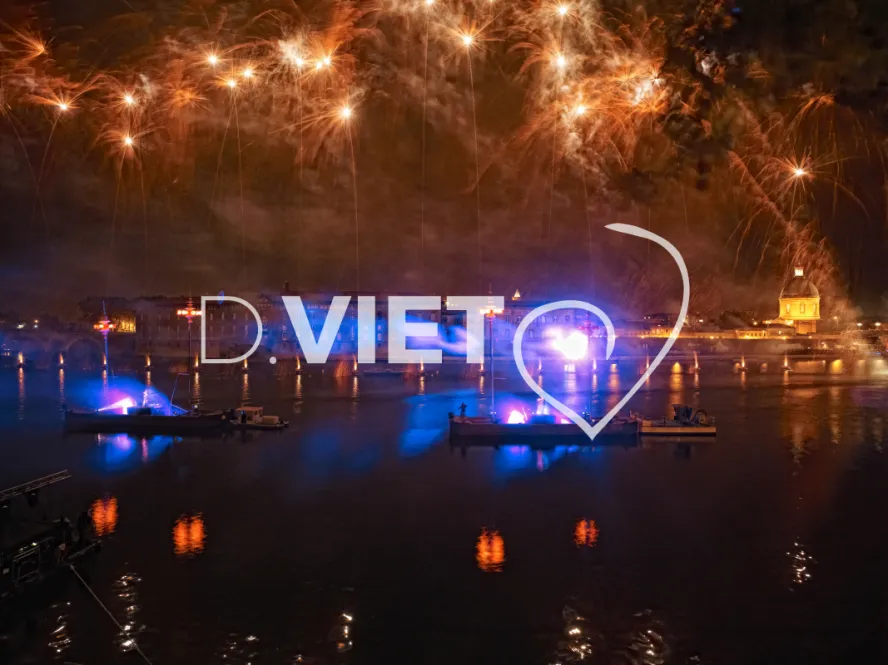 Photo TOULOUSE by VIET - Spectacle garonne