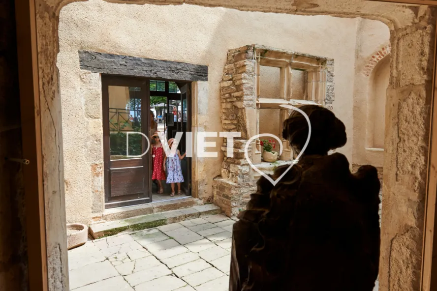 Photo TOULOUSE by VIET - Les 2 Petites filles Famille Caudron de Surville