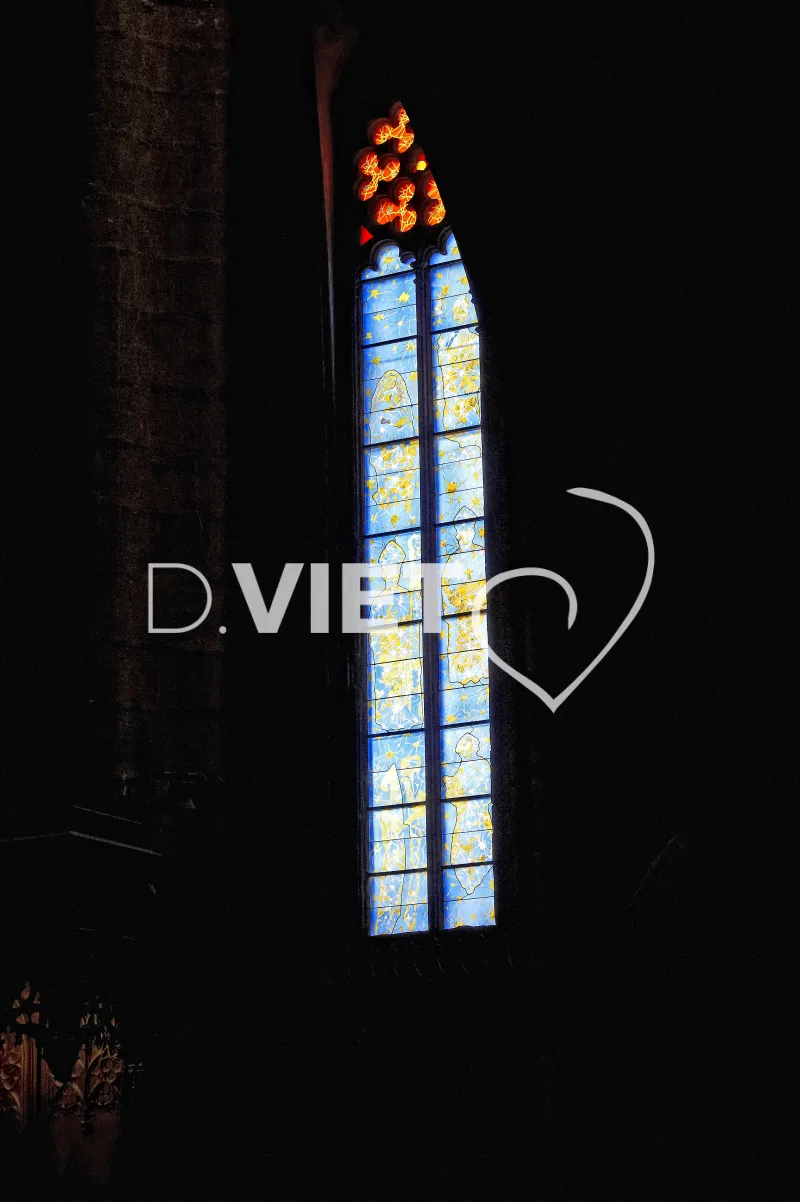 Photo TOULOUSE by VIET - vitraux de Stéphane Belzère dans la cathédrale de Rodez