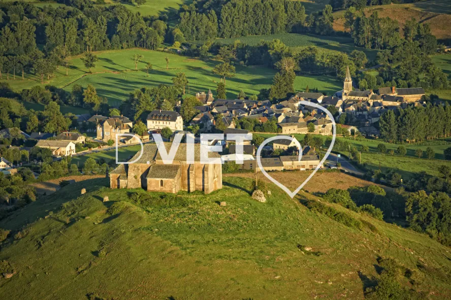 Photo TOULOUSE by VIET - Cancarel 12340 Bozouls