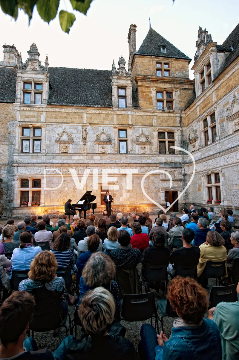 Photo TOULOUSE by VIET - Chateau de Montal Melodrames par Michel Fau musique Liszt et Wagner
