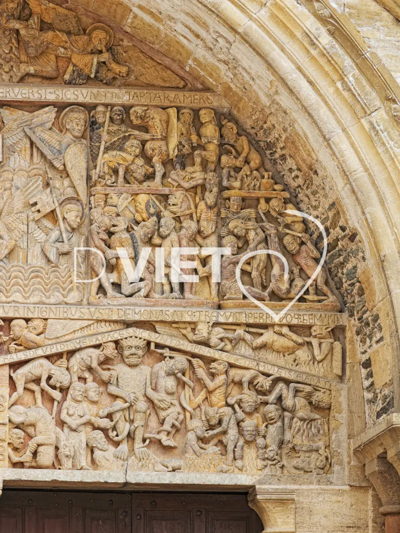 Photo TOULOUSE by VIET - Tympan de l'abbatiale de Conques (XI e siècle)