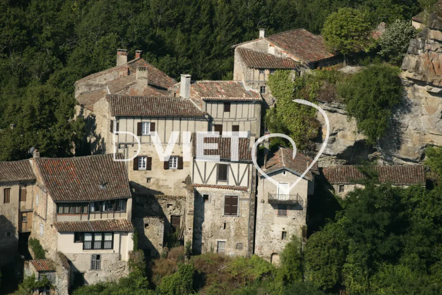 Photo TOULOUSE by VIET - 81 PENNE LE CHATEAU RIVIERE L'AVEYRON N44°04409 E001°43199 ©VIET 361.com