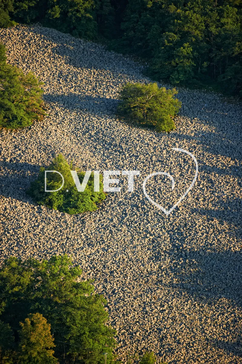 Photo TOULOUSE by VIET - coulée de lave