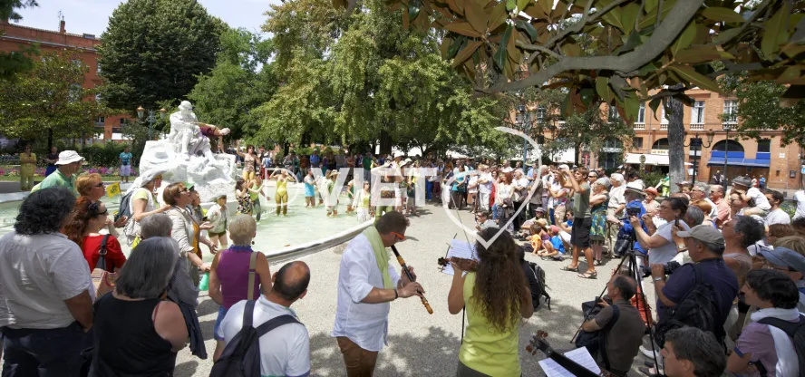 Photo TOULOUSE by VIET - Place Wilson Pataugeons avec Platée musique baroque