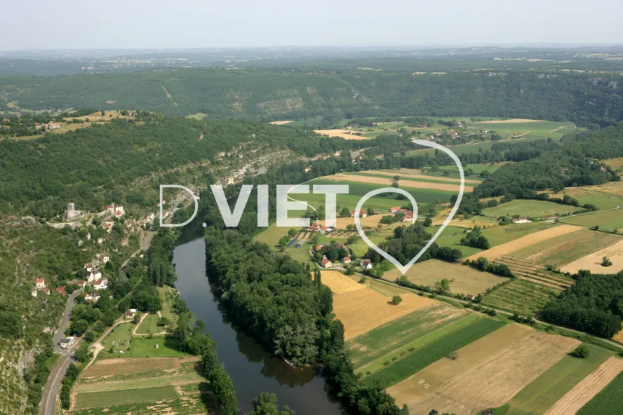 Photo TOULOUSE by VIET - 46VALLÉE VERS SAUJAC N44°30153 E001°52564 ©VIET 361.com