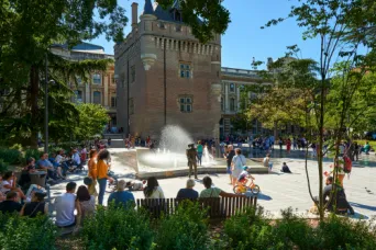 Photo TOULOUSE by VIET - Square Charles de Gaulle CAPITOLE
