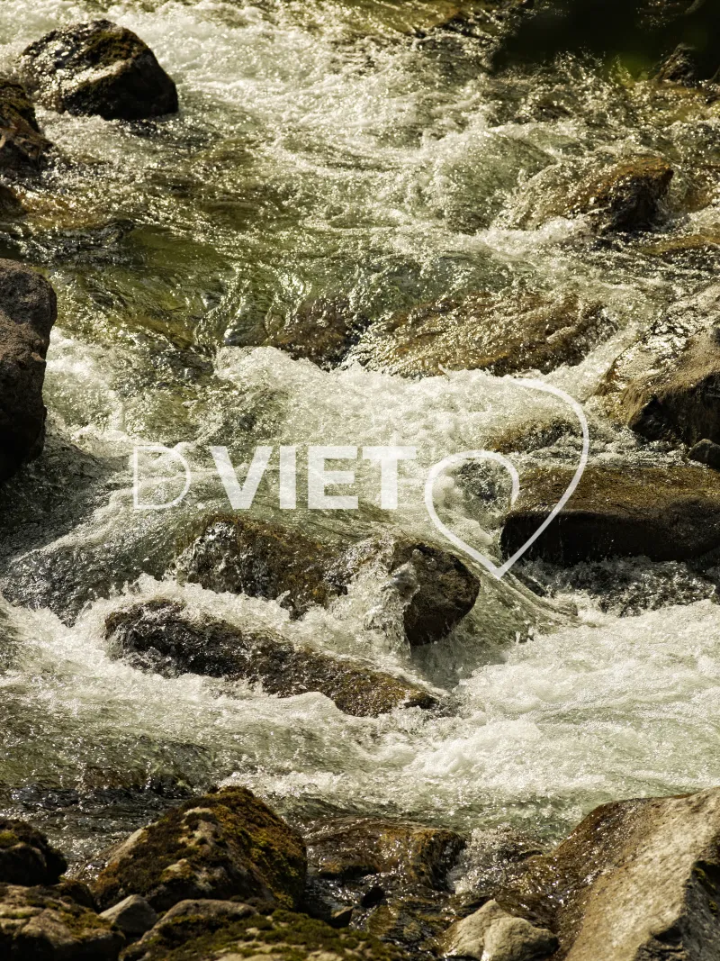 Photo TOULOUSE by VIET - Cascade eaux vives lac de gaube