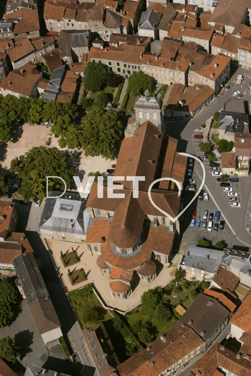 Photo TOULOUSE by VIET - 46 FIGEAC N44°36261 E002°01569 ©VIET 361.com