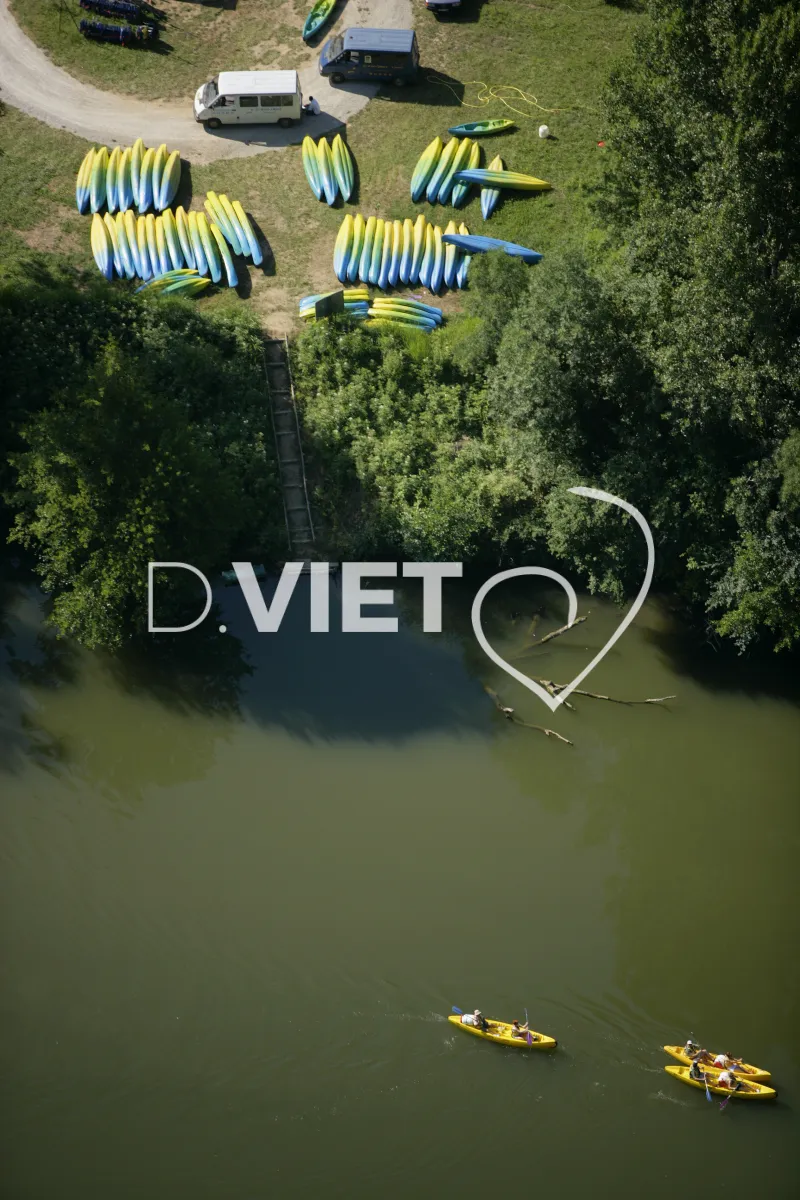 Photo TOULOUSE by VIET - 82 ENTRE PENNE ET ST ANTONIN LE CAPUCIN RIVIERE L'AVEYRON N44°08501 E001°43100 ©VIET 361.com