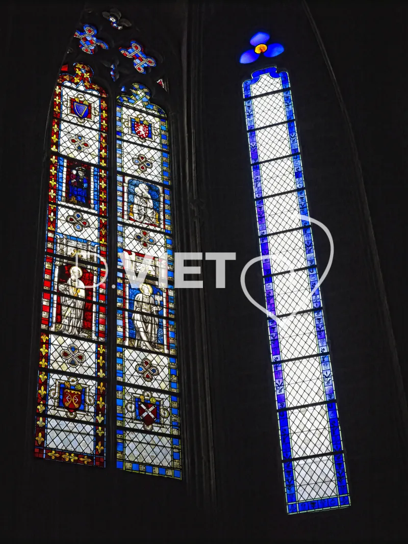 Photo TOULOUSE by VIET - vitraux de Stéphane Belzère