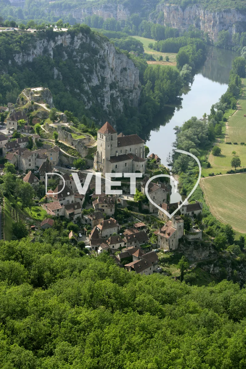 Photo TOULOUSE by VIET - 46 ST CIRQ LAPOPIE N44°27521 E001°40070 ©VIET 361.com