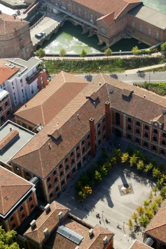Photo TOULOUSE by VIET - Toulouse School of Economics