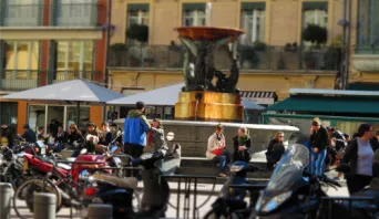 Photo TOULOUSE by VIET - Place de la trinite