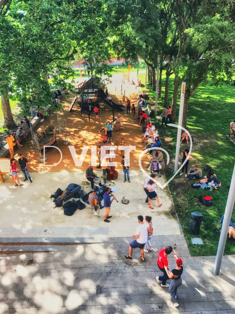 Photo TOULOUSE by VIET - Place de la Daurade