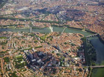 Photo TOULOUSE by VIET - A&eacute;rien c&ocirc;t&eacute; Saint Cyprien