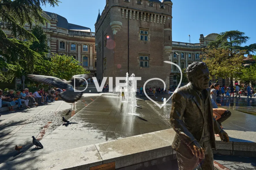 Photo TOULOUSE by VIET - Square Charles de Gaulle CAPITOLE
