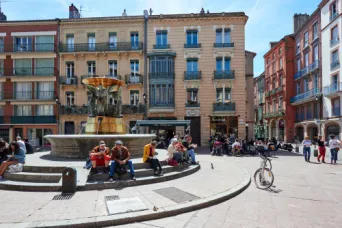 Photo TOULOUSE by VIET - Fontaine Fa&ccedil;ades