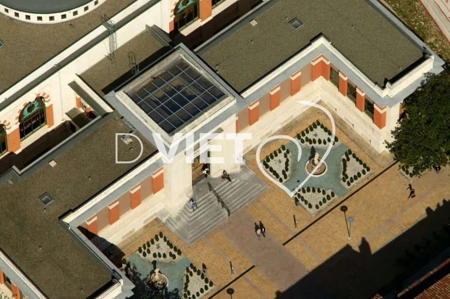 Photo TOULOUSE by VIET - Bibliothèque d'Etude et du Patrimoine