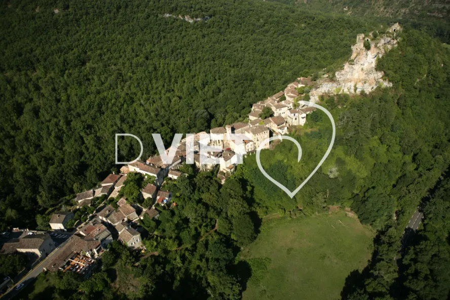 Photo TOULOUSE by VIET - 81 PENNE LE CHATEAU RIVIERE L'AVEYRON N44°04409 E001°43199 ©VIET 361.com