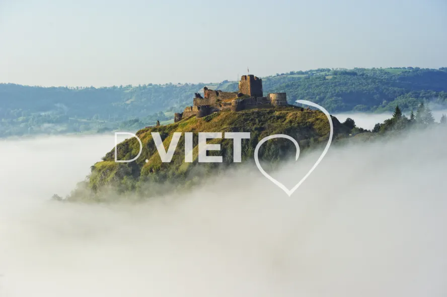 Photo TOULOUSE by VIET - chateau de Calmont d Olt