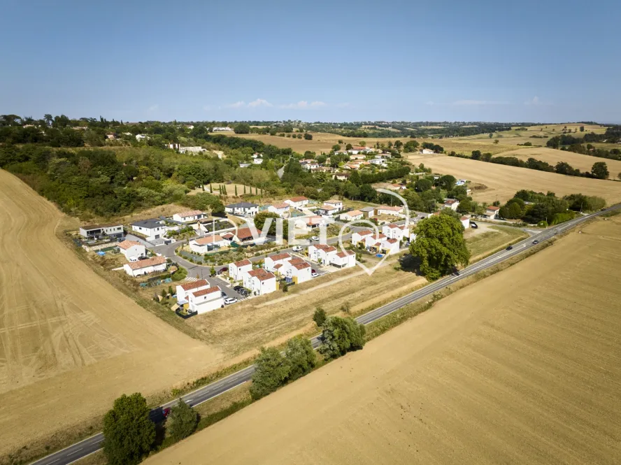 Photo TOULOUSE by VIET - AIGREFEUILLE Habitat Pavillonnaire