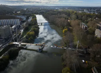 Photo TOULOUSE by VIET - Passerelle d'empalot et Garonne