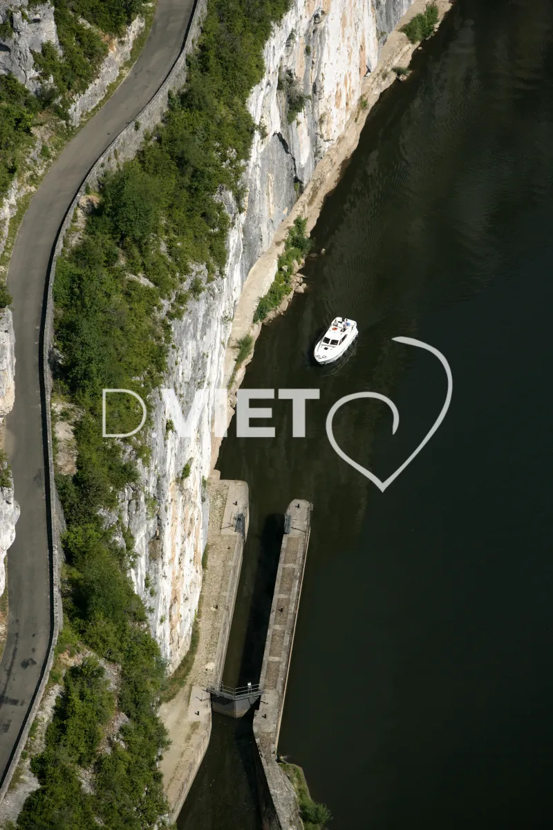 Photo TOULOUSE by VIET - 46 BOUZIES N44°28243 E001°38507 ©VIET 361.com